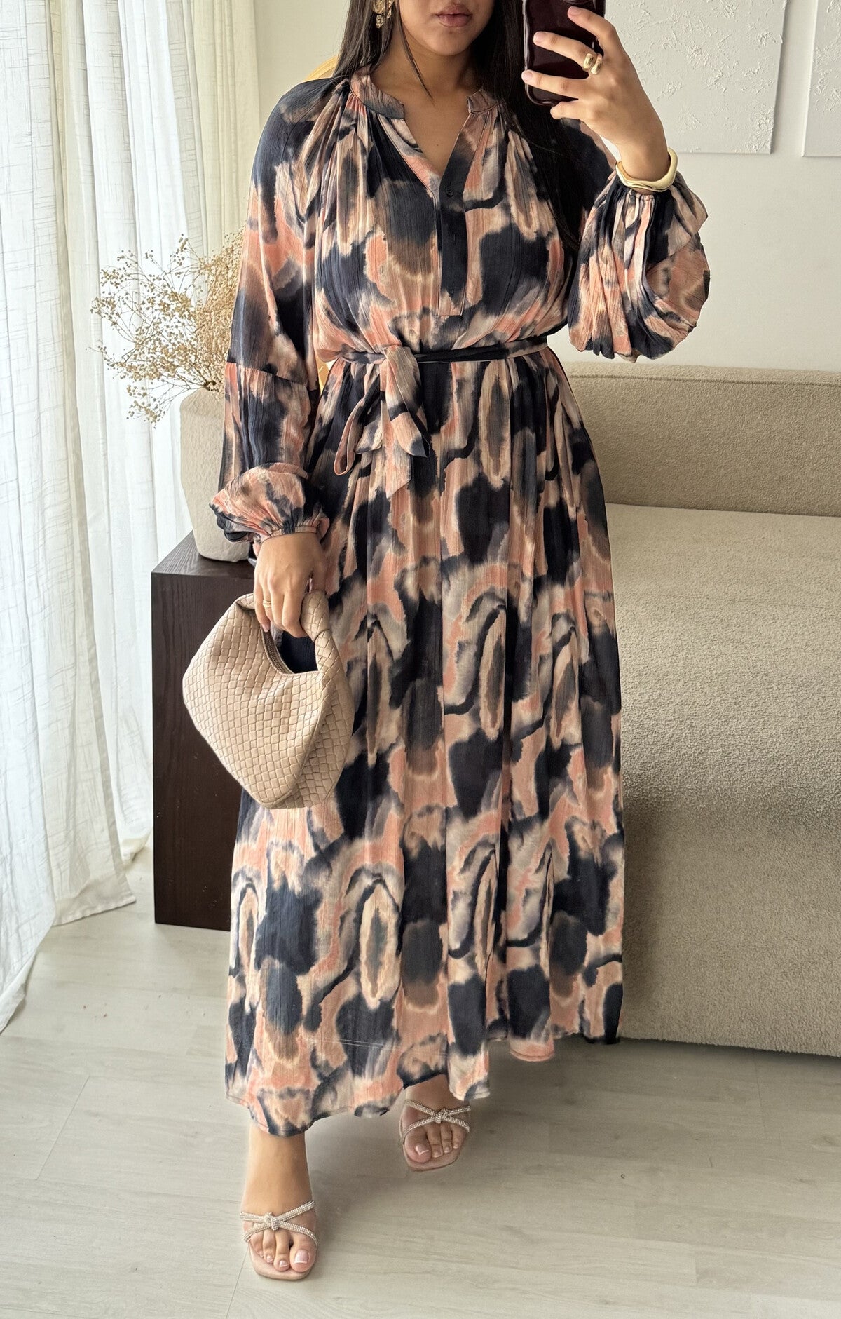 Robe Naila